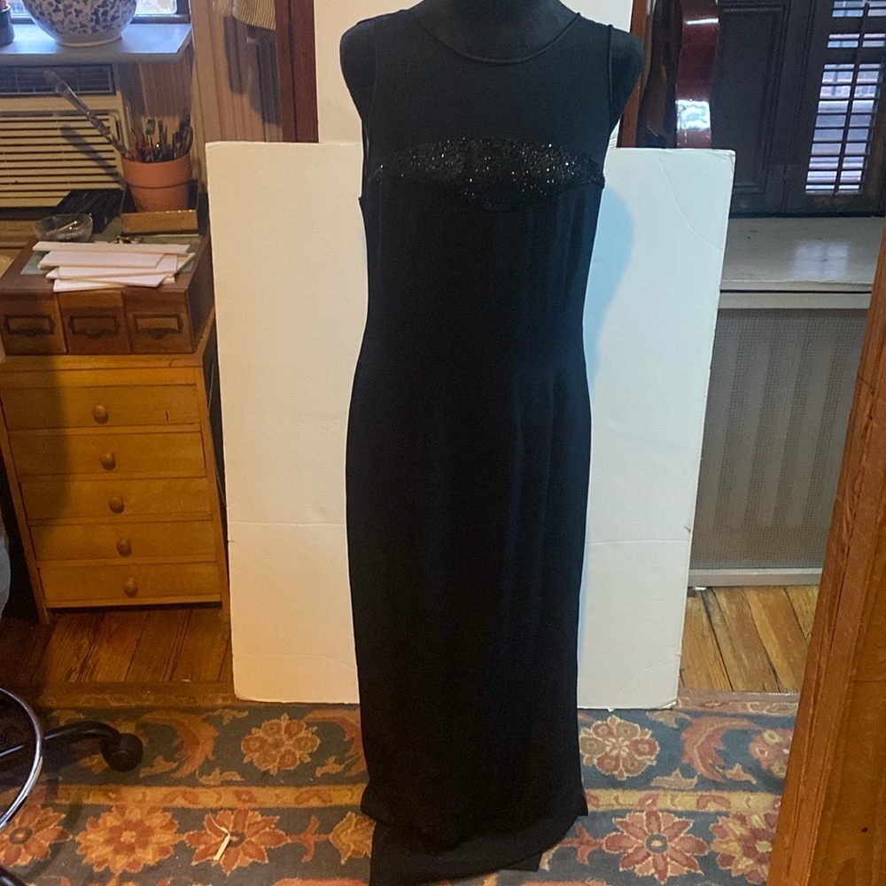 Ladies Oleg Cassini BLACK TIE Gown. Beaded Size 8